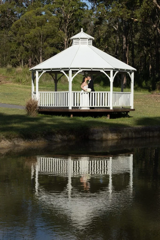 Couple portraits at White Barn Pokolbin exterior